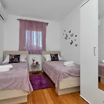 Silver Makarska
