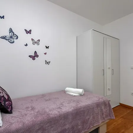 Apartment Silver