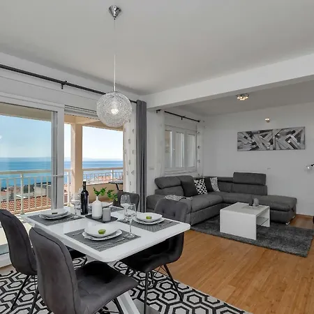 Apartment Silver