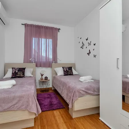 Silver マカルスカ